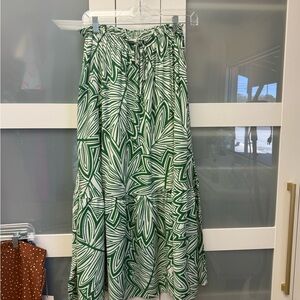 Versona Green and White Leaf-Print Tiered Maxi Skirt